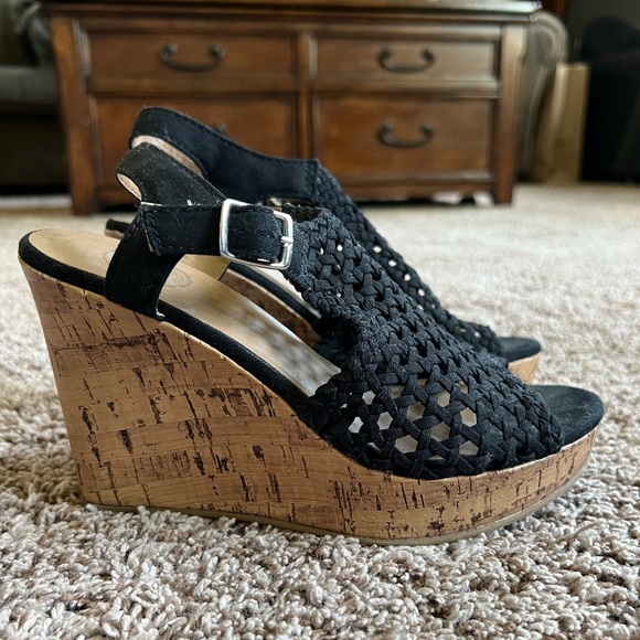 Women’s Wedge Heels - Picture 1 of 3